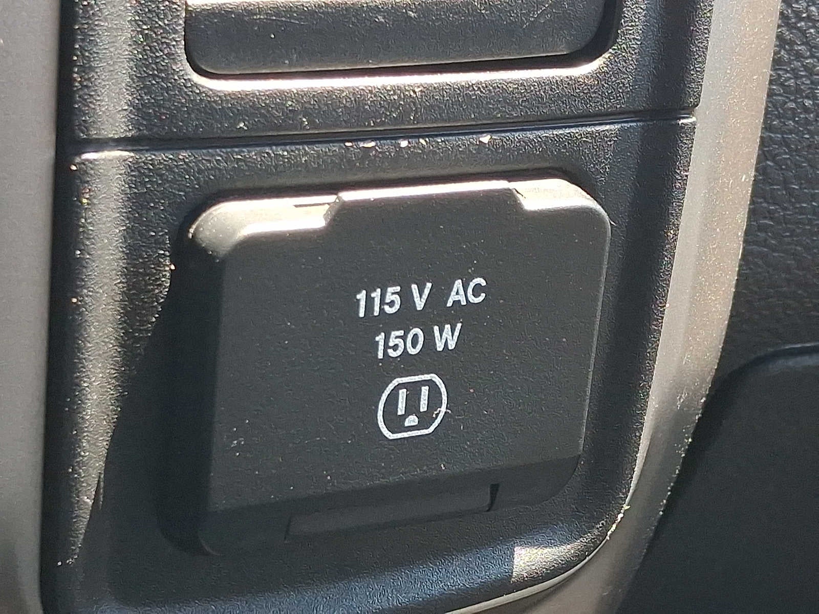2019 RAM 1500 Classic SLT 4x4 Crew Cab 64 Box