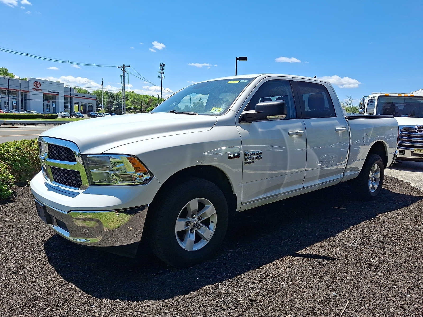 2019 RAM 1500 Classic SLT 4x4 Crew Cab 64 Box