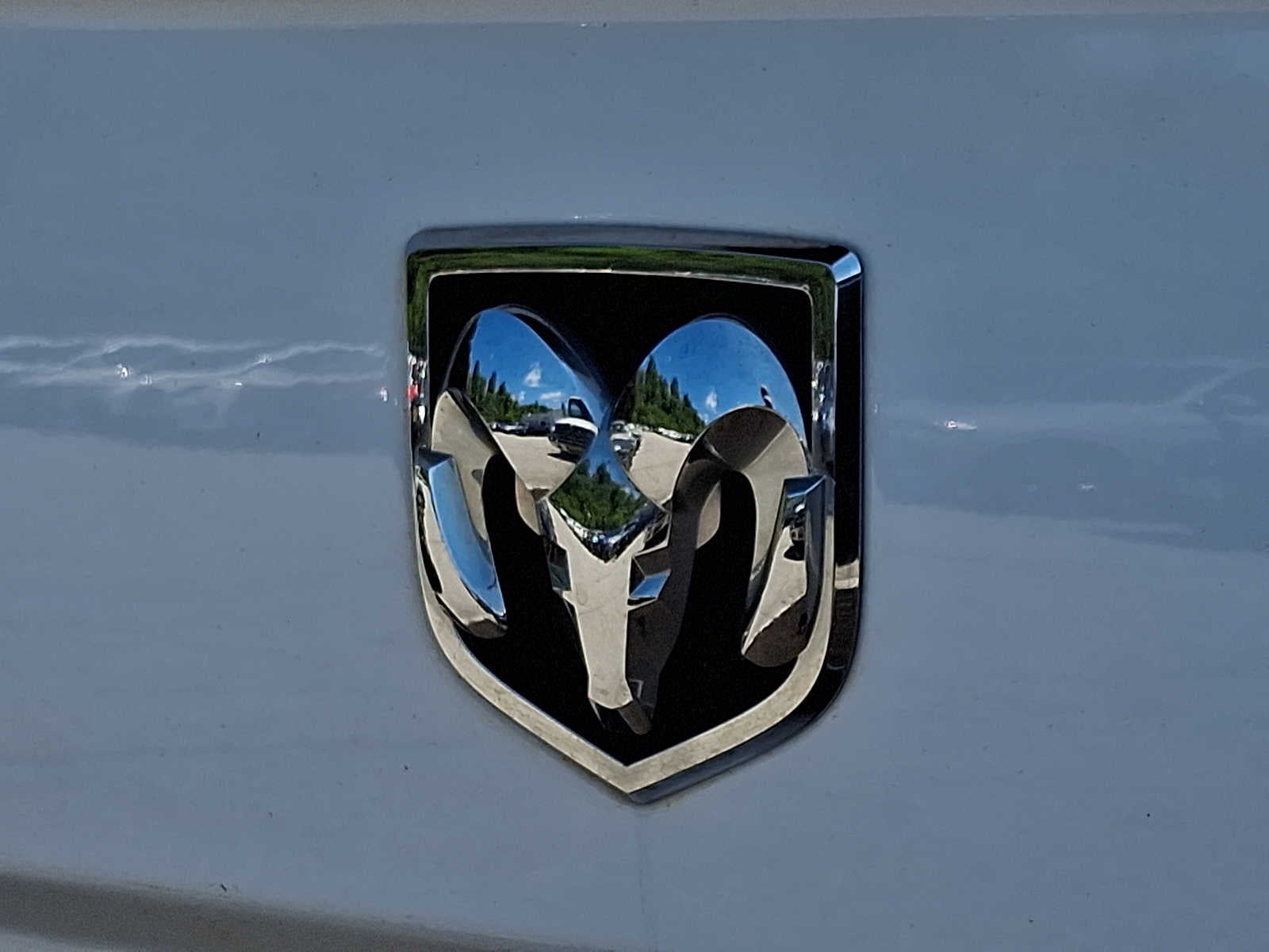 2019 RAM 1500 Classic SLT 4x4 Crew Cab 64 Box