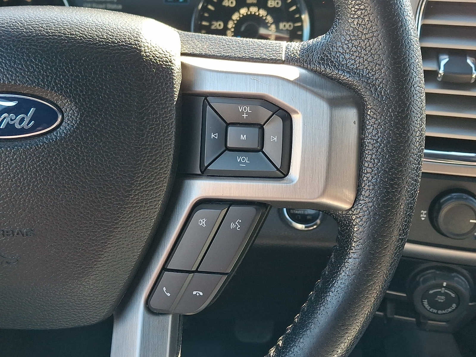 2016 Ford F-150 4WD SuperCrew 145 Platinum