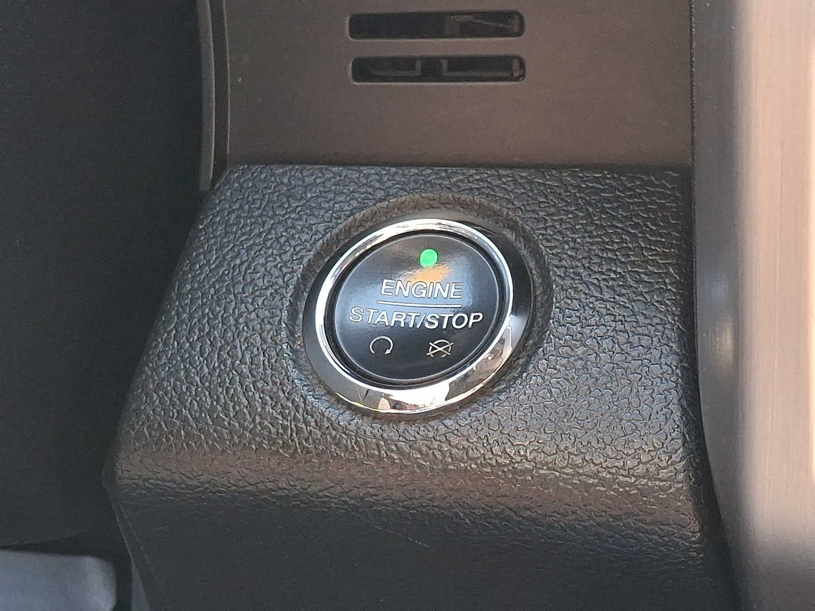 2016 Ford F-150 4WD SuperCrew 145 Platinum