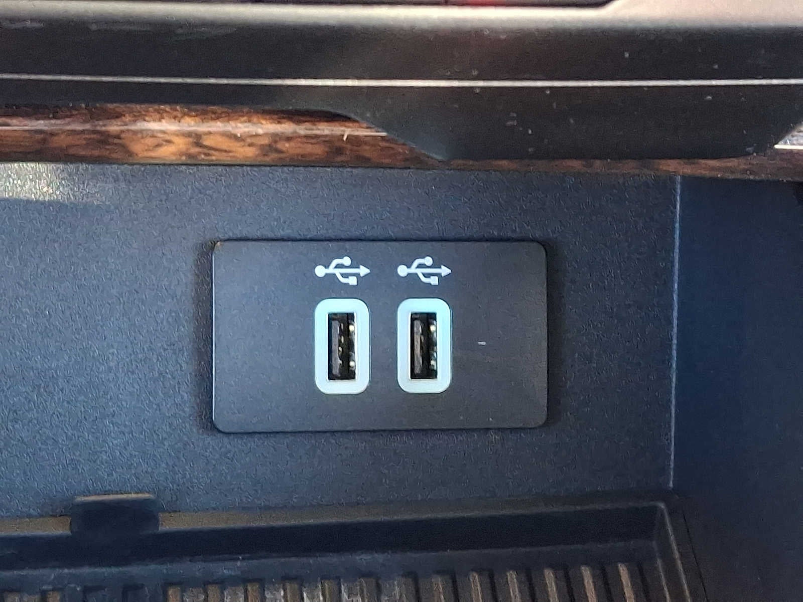 2016 Ford F-150 4WD SuperCrew 145 Platinum