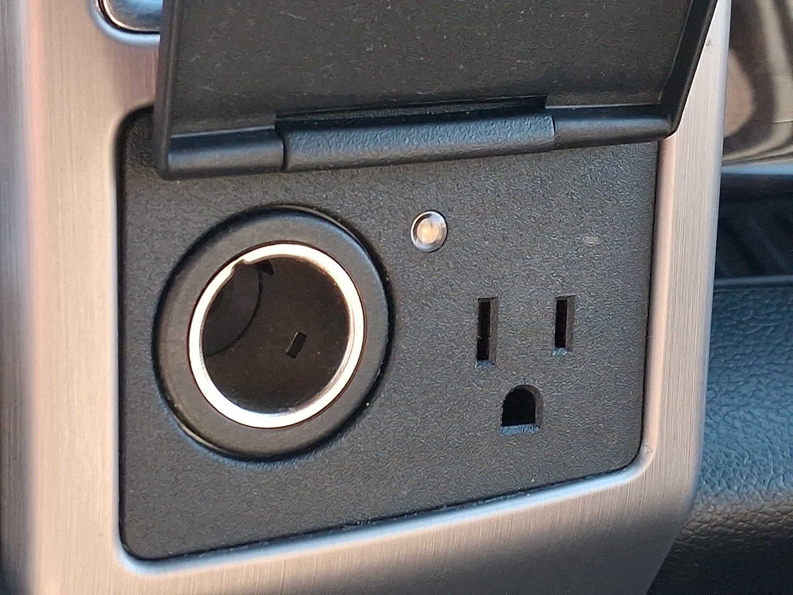 2016 Ford F-150 4WD SuperCrew 145 Platinum