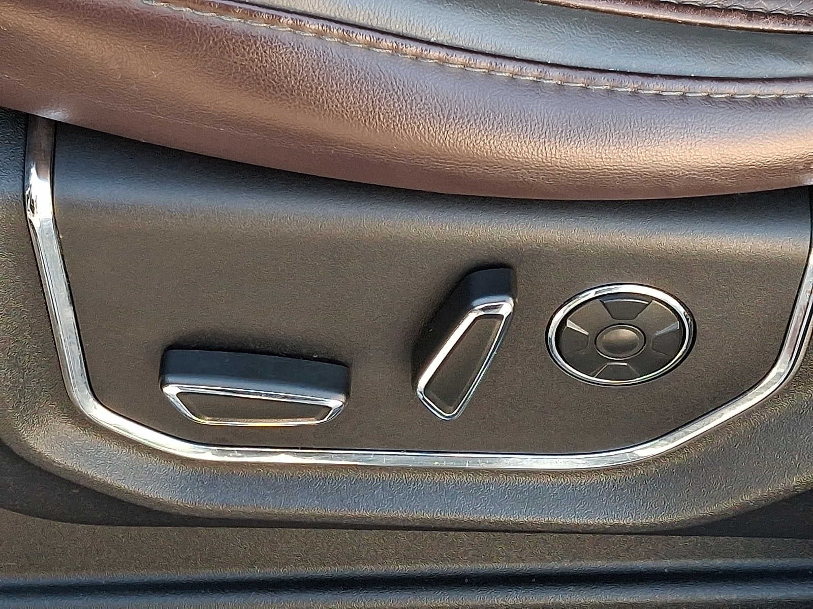 2016 Ford F-150 4WD SuperCrew 145 Platinum