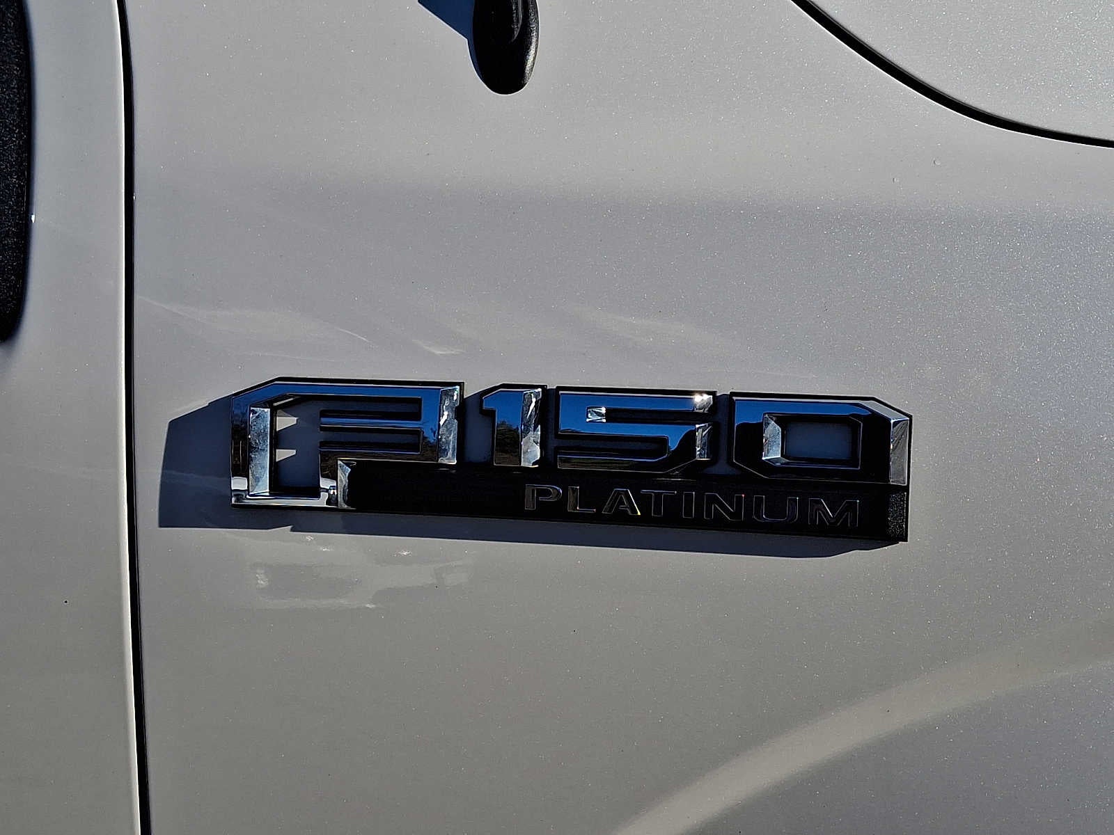 2016 Ford F-150 4WD SuperCrew 145 Platinum