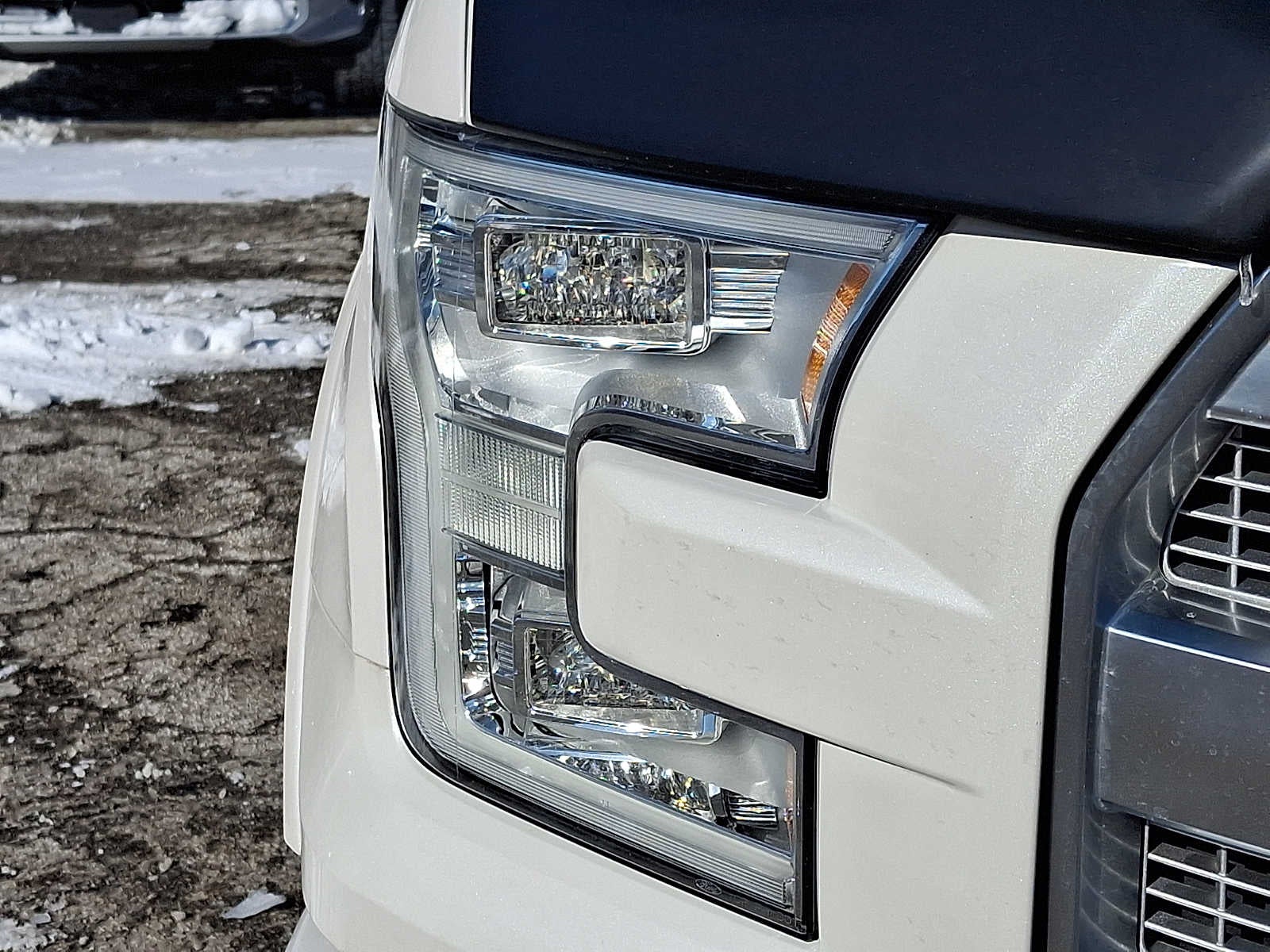 2016 Ford F-150 4WD SuperCrew 145 Platinum