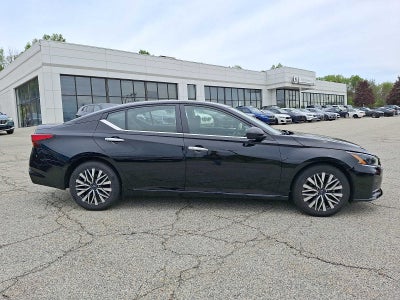 2024 Nissan Altima 2.5 SV Sedan