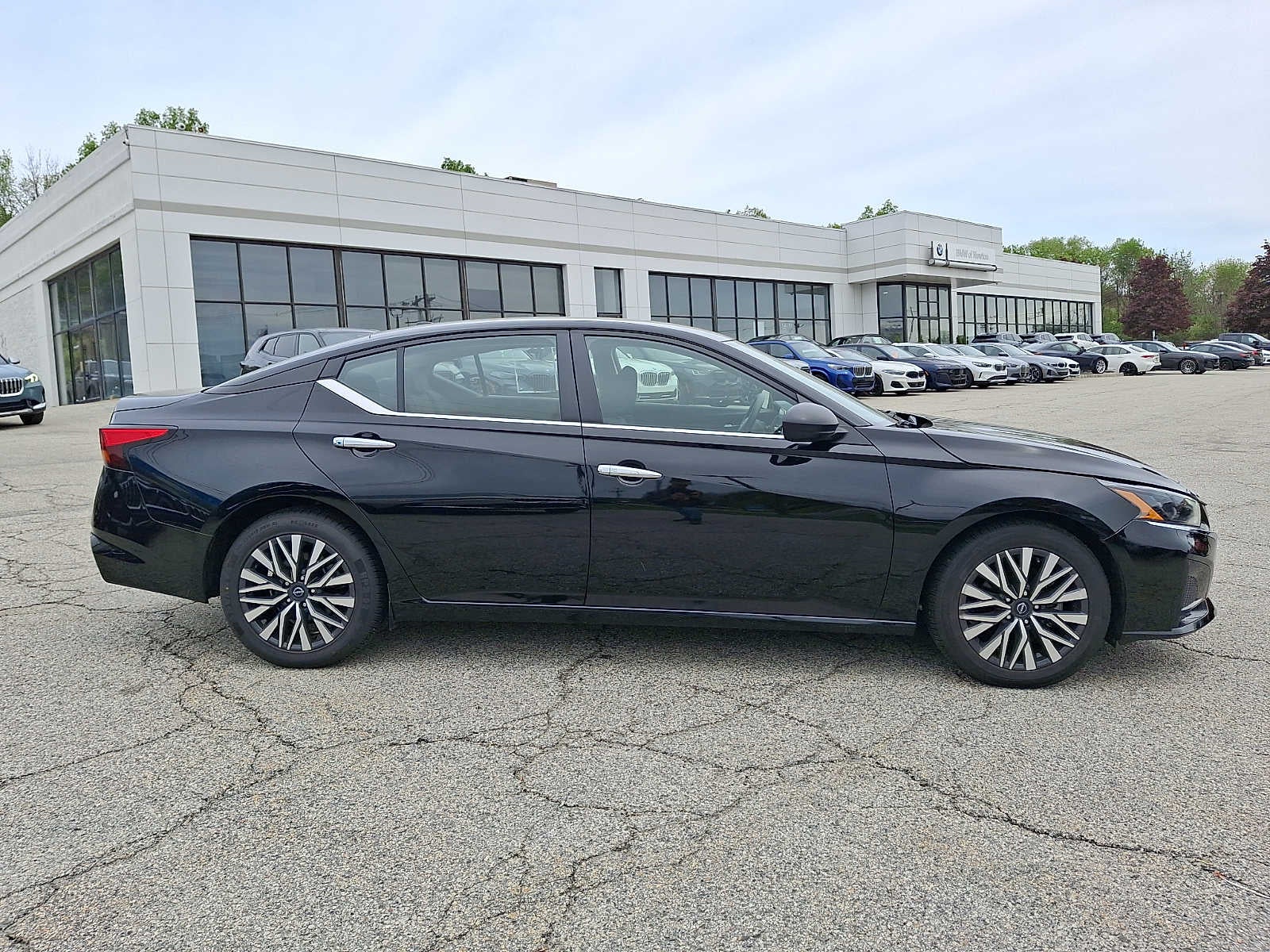 2024 Nissan Altima 2.5 SV Sedan