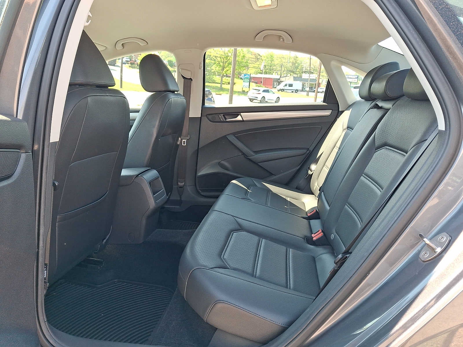 2015 Volkswagen Passat 4dr Sdn 1.8T Auto S PZEV