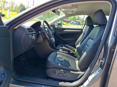 2015 Volkswagen Passat 4dr Sdn 1.8T Auto S PZEV