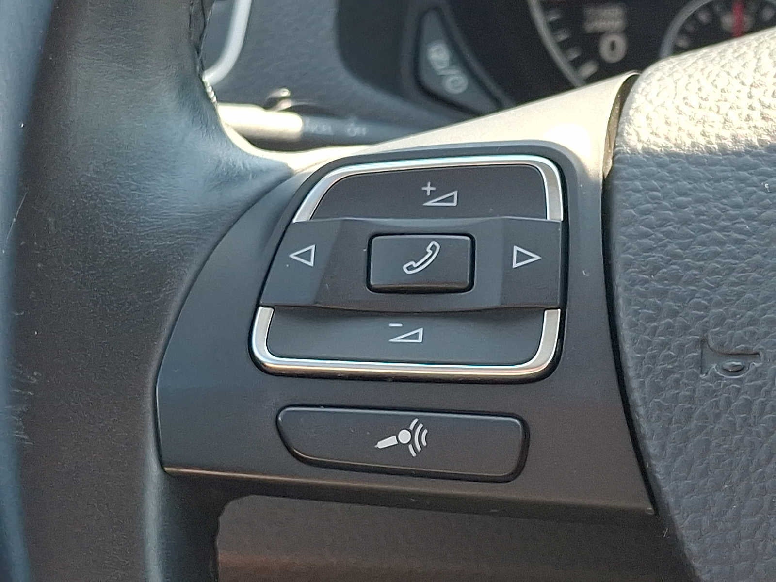 2015 Volkswagen Passat 4dr Sdn 1.8T Auto S PZEV