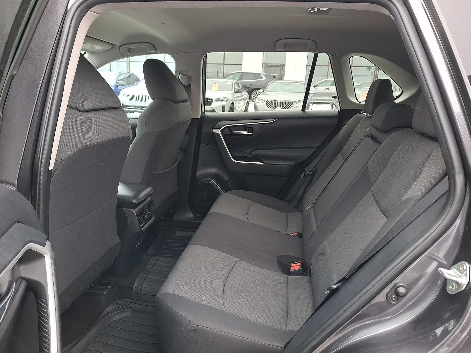 2020 Toyota RAV4 XLE FWD