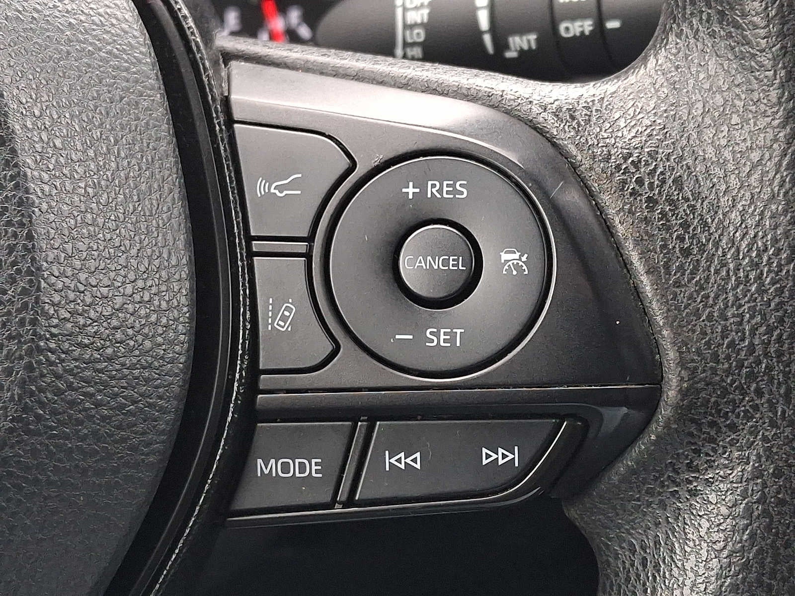 2020 Toyota RAV4 XLE FWD