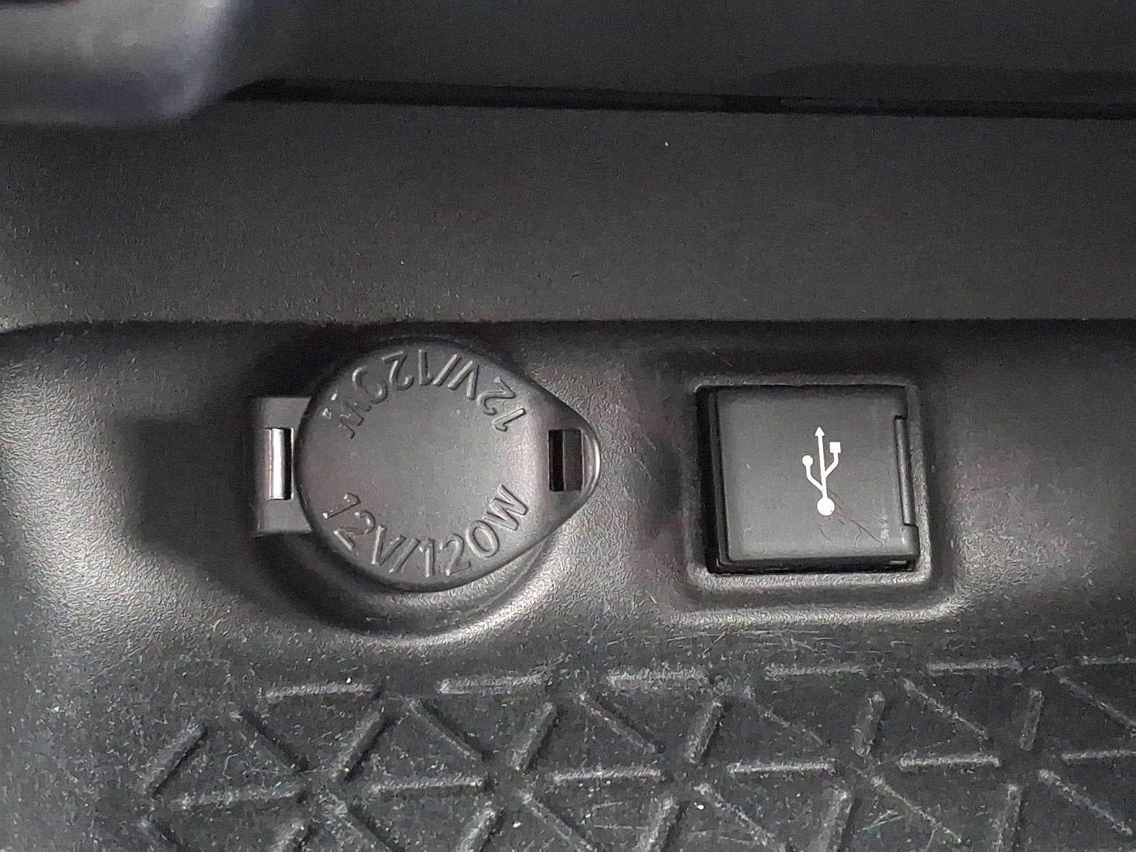 2020 Toyota RAV4 XLE FWD