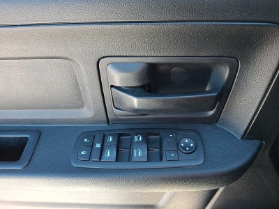 2017 RAM 1500 Express 4x4 Crew Cab 57 Box