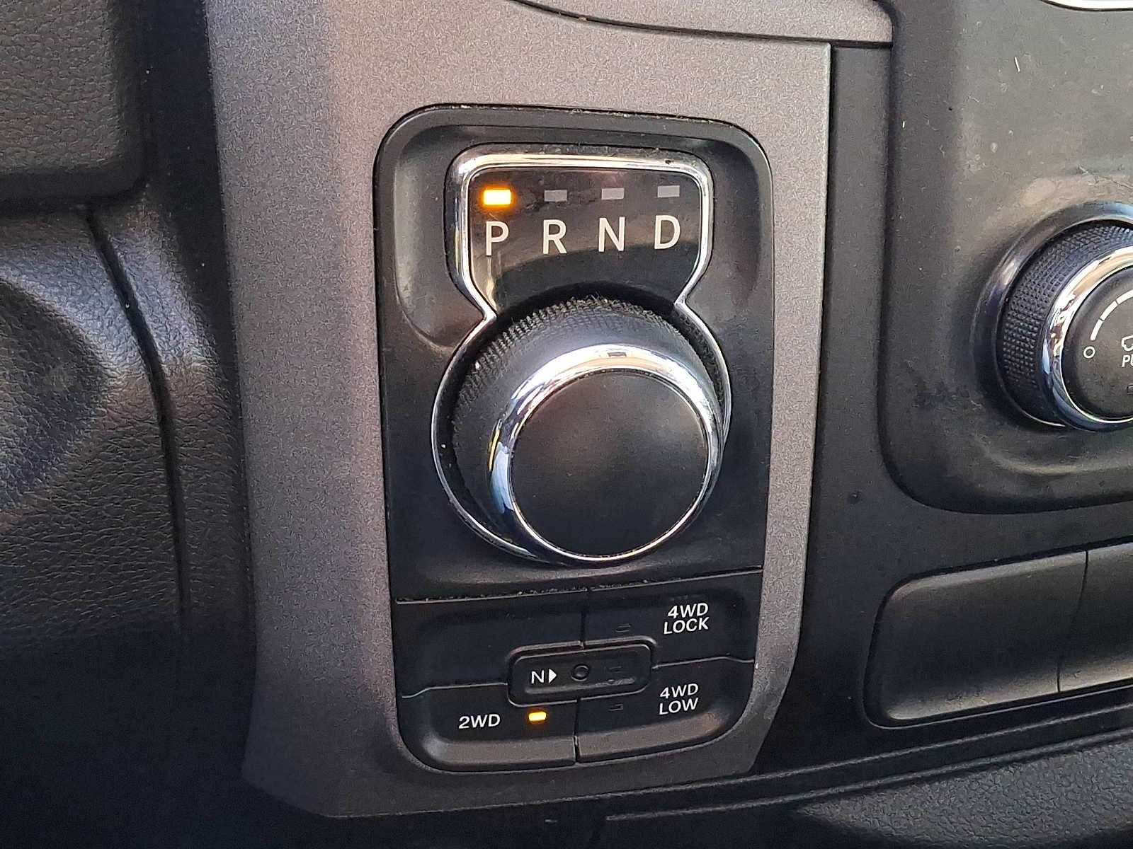 2017 RAM 1500 Express 4x4 Crew Cab 57 Box