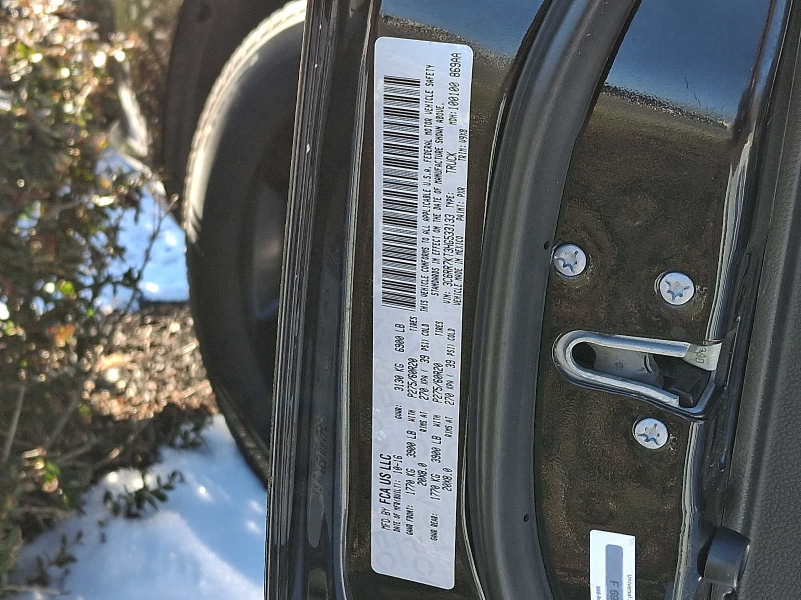 2017 RAM 1500 Express 4x4 Crew Cab 57 Box