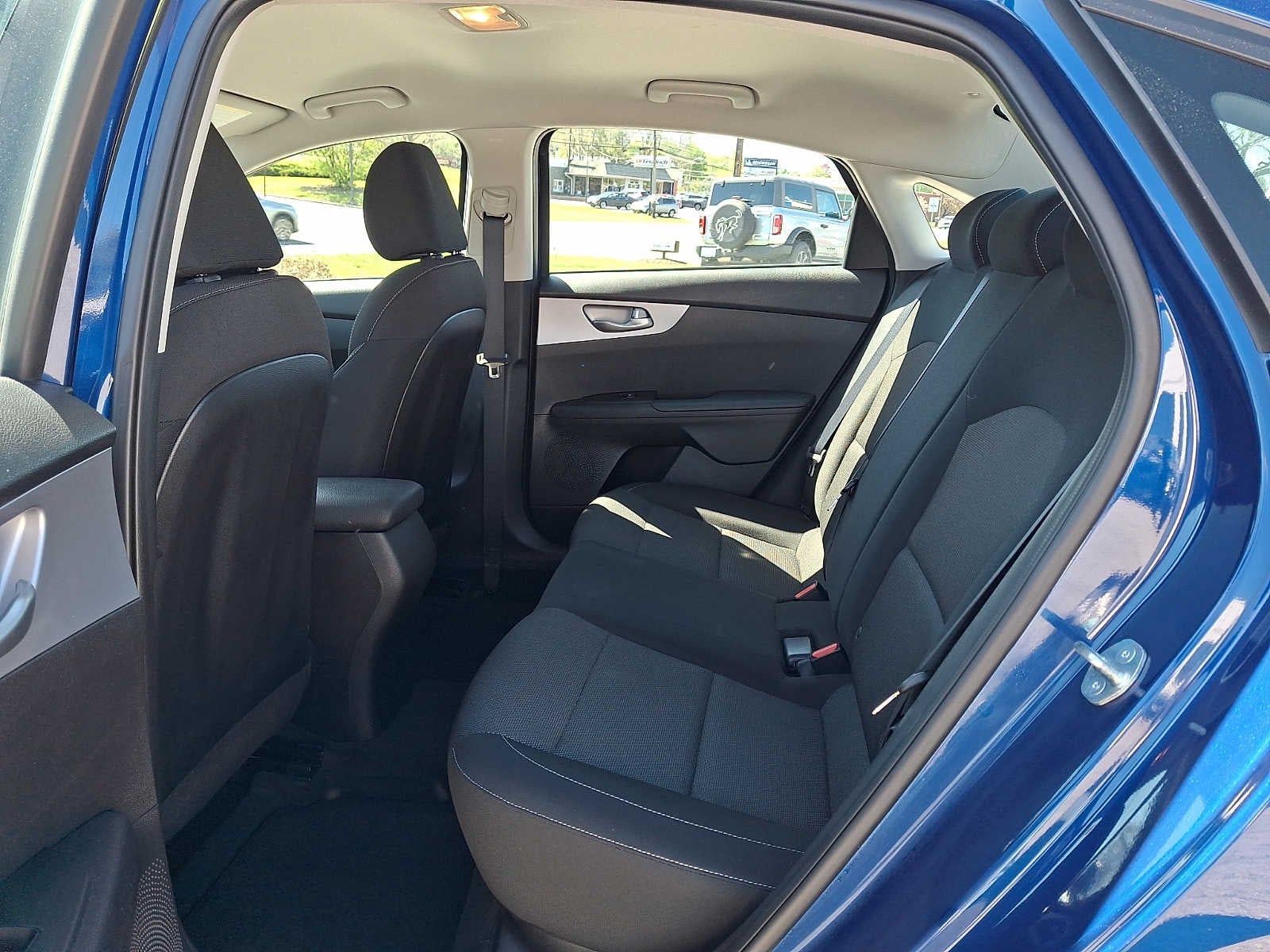 2023 Kia Forte LXS IVT
