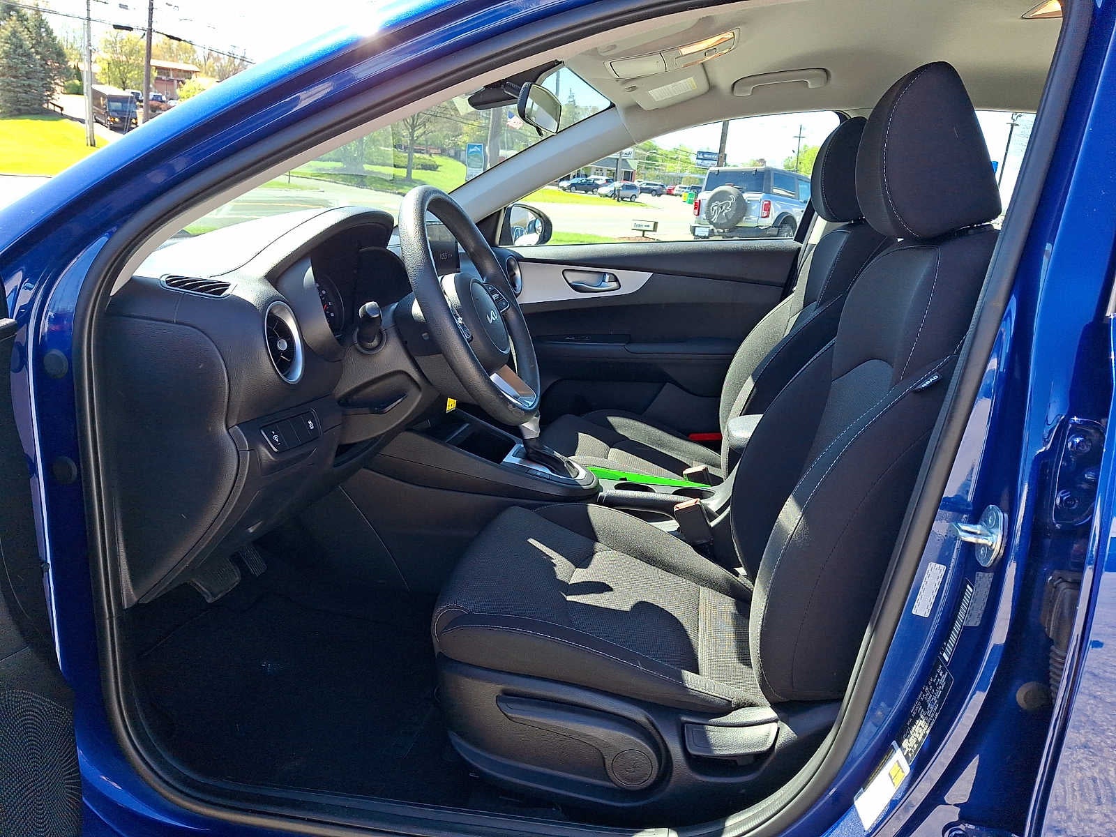 2023 Kia Forte LXS IVT
