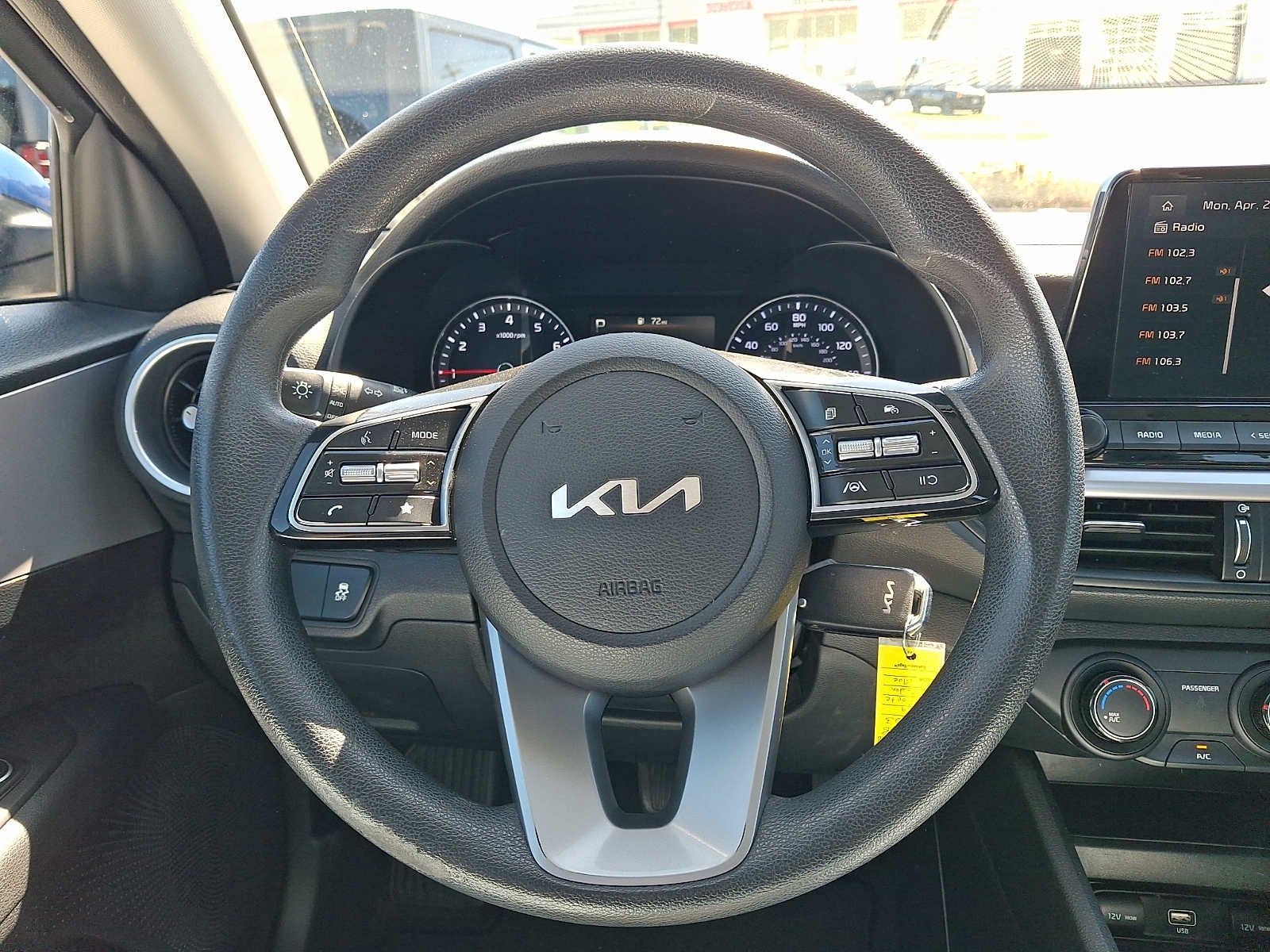 2023 Kia Forte LXS IVT