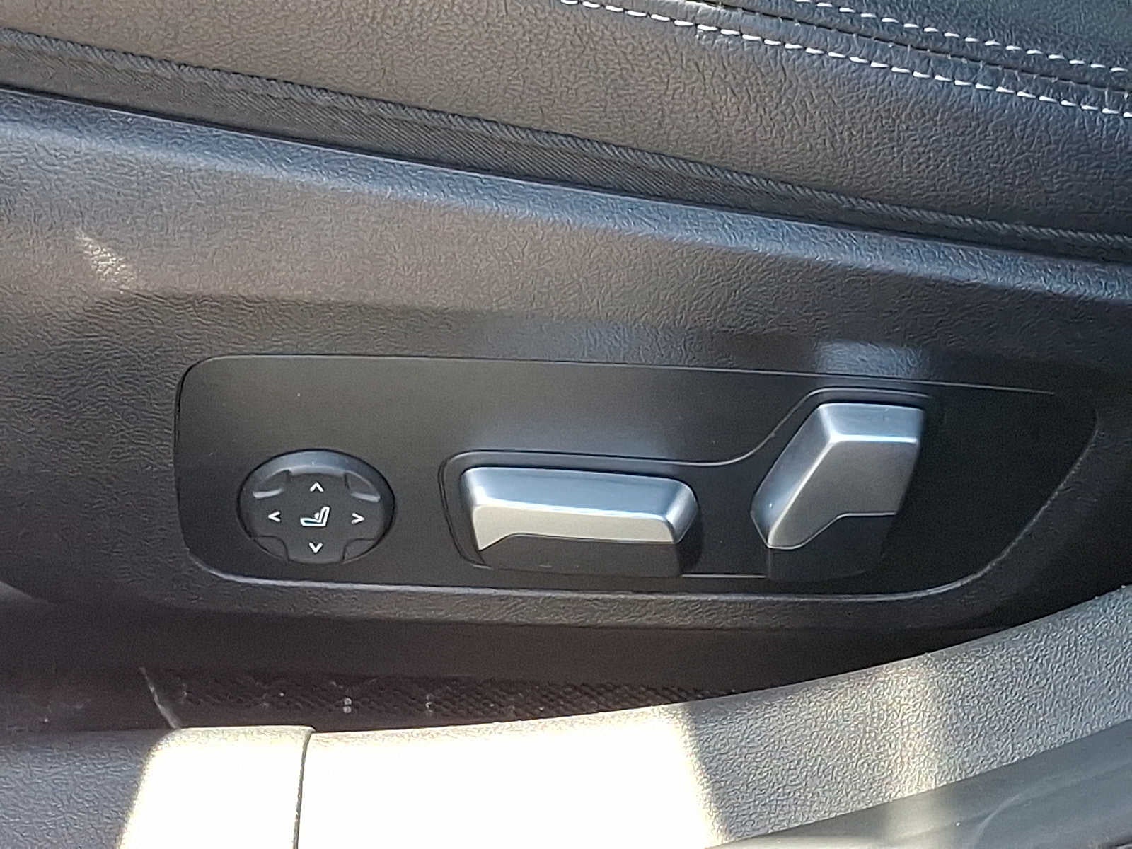 2023 BMW 3 Series 330i xDrive Sedan
