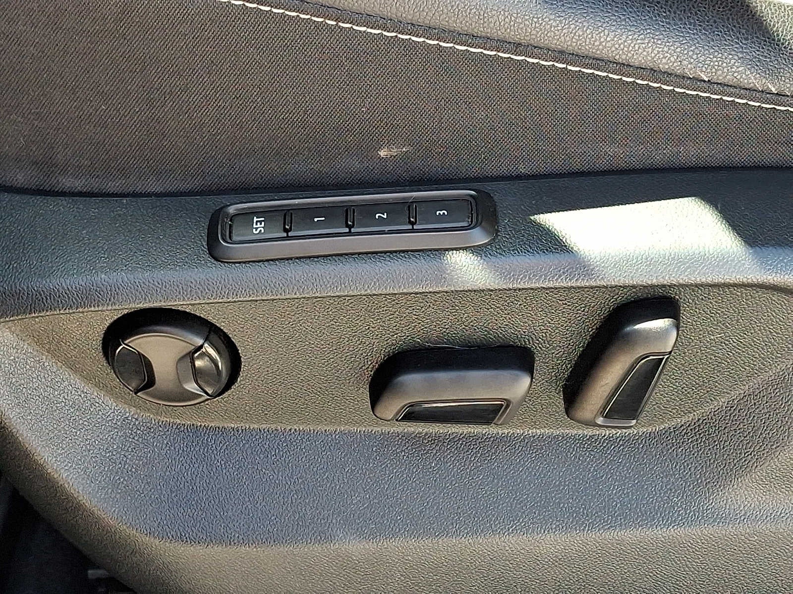 2022 Volkswagen Tiguan 2.0T SEL R-Line 4MOTION