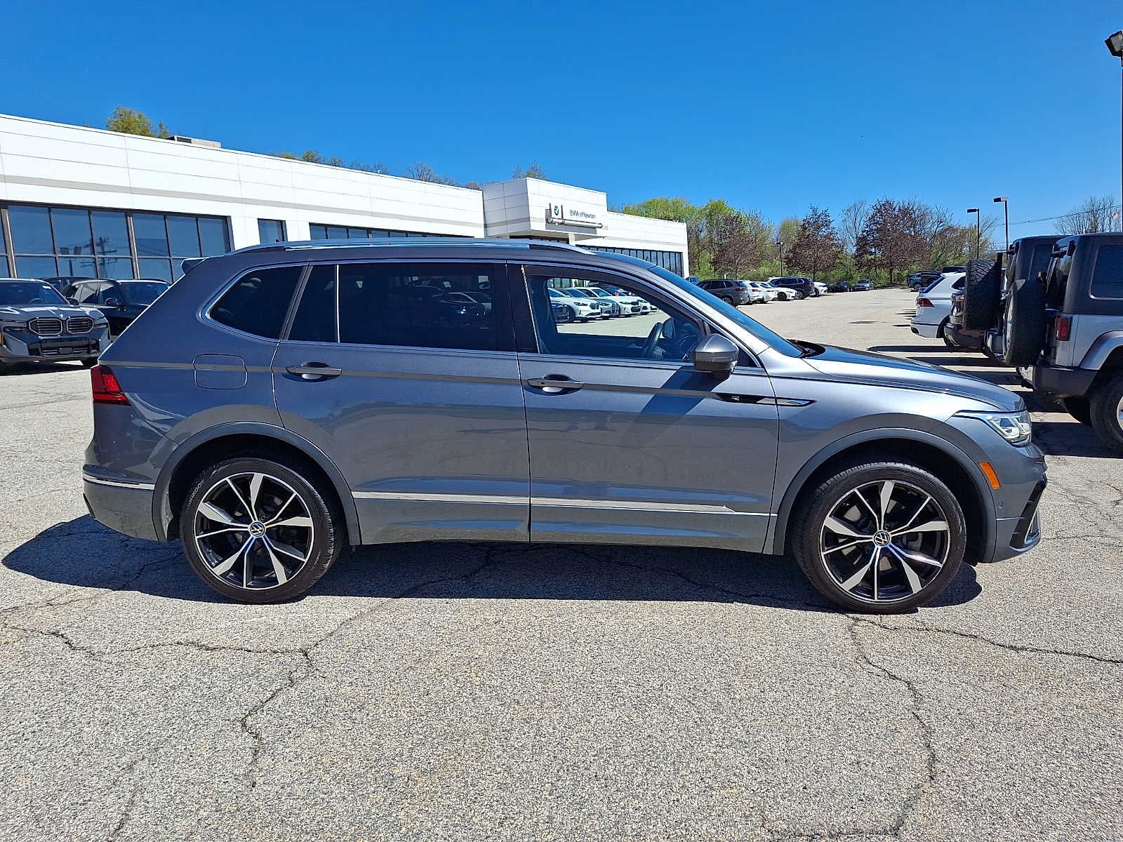 2022 Volkswagen Tiguan 2.0T SEL R-Line 4MOTION