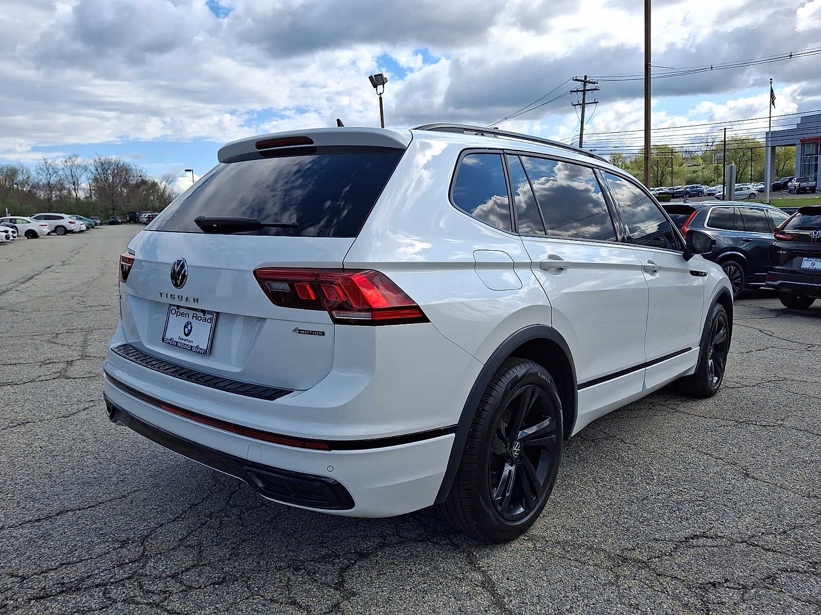 2023 Volkswagen Tiguan 2.0T SE R-Line Black 4MOTION