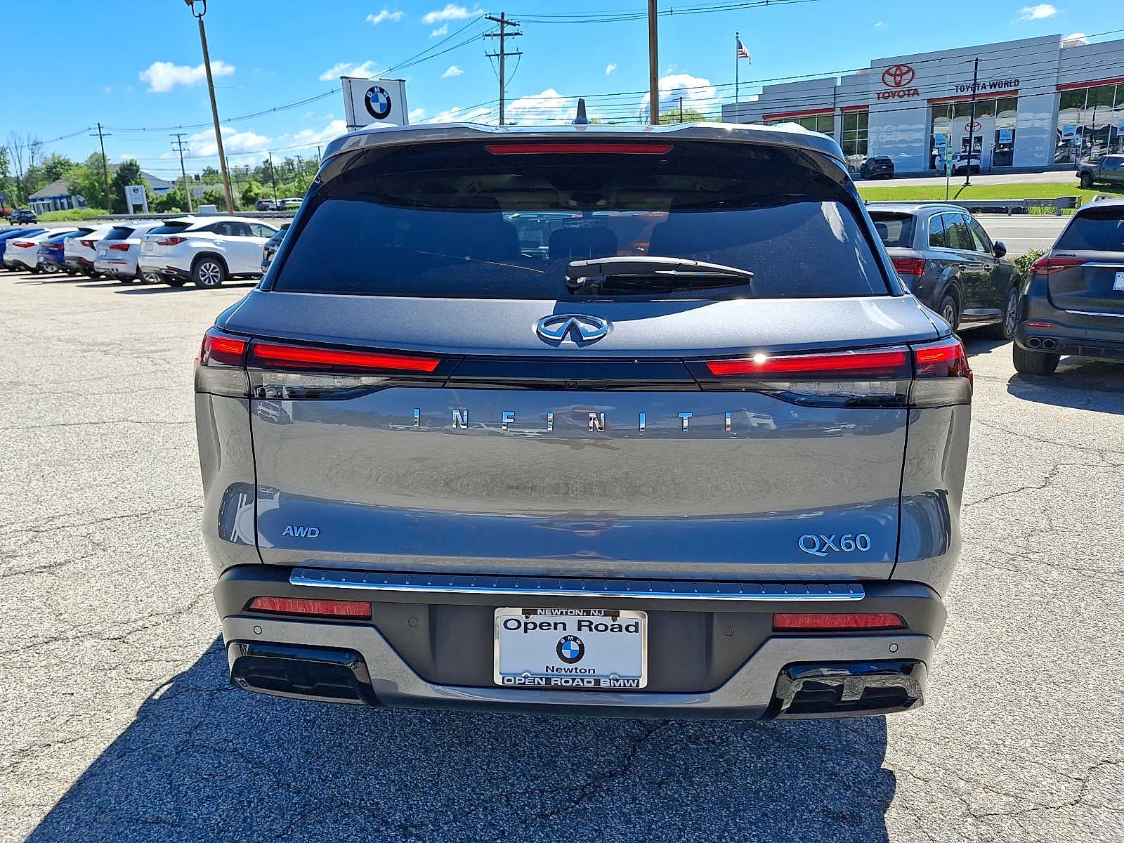 2023 INFINITI QX60 LUXE AWD