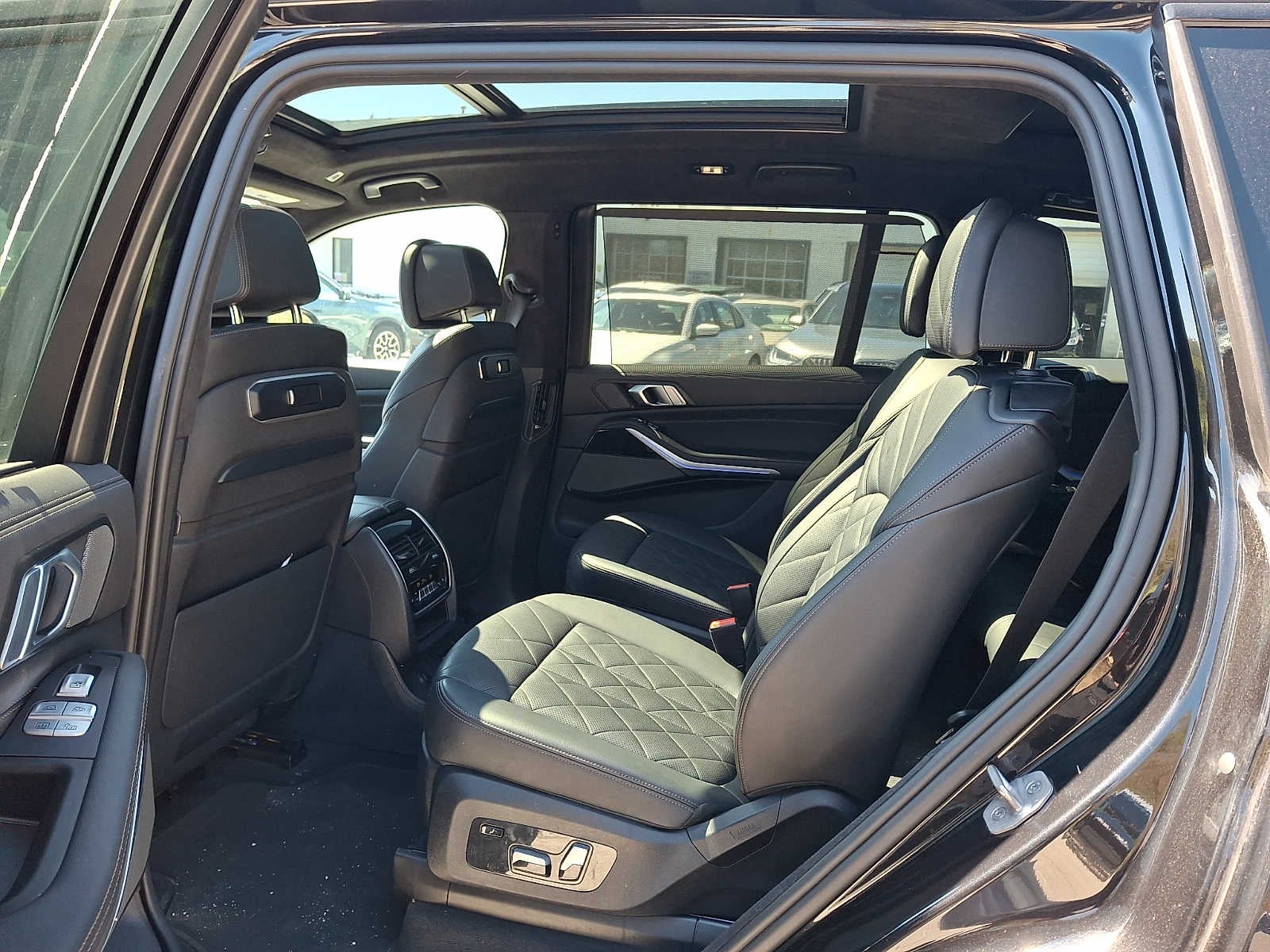 2023 BMW X7 xDrive40i Sports Activity Vehicle