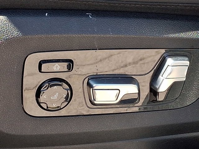 2023 BMW X7 xDrive40i Sports Activity Vehicle