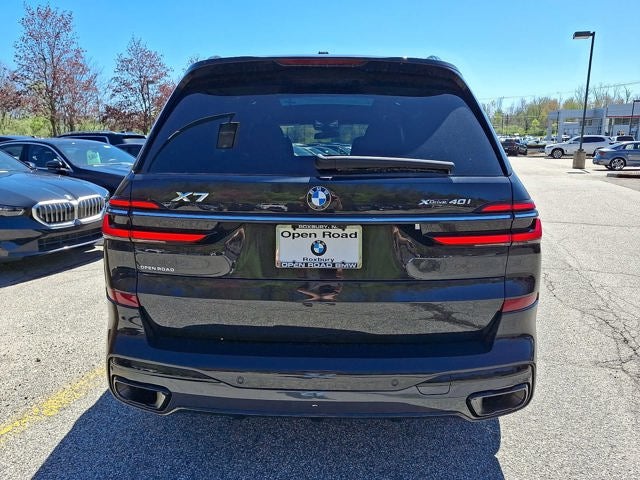 2023 BMW X7 xDrive40i Sports Activity Vehicle