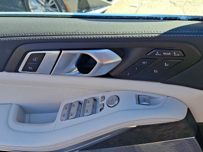 2025 BMW X7 xDrive40i Sports Activity Vehicle