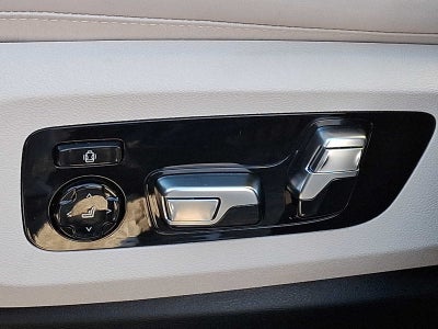 2025 BMW X7 xDrive40i Sports Activity Vehicle