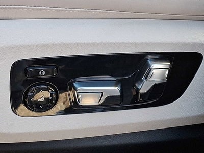 2025 BMW X7 xDrive40i Sports Activity Vehicle