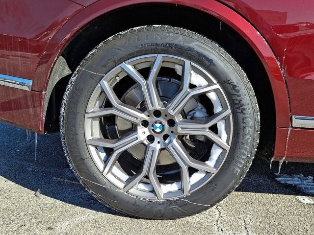 2025 BMW X7 xDrive40i Sports Activity Vehicle