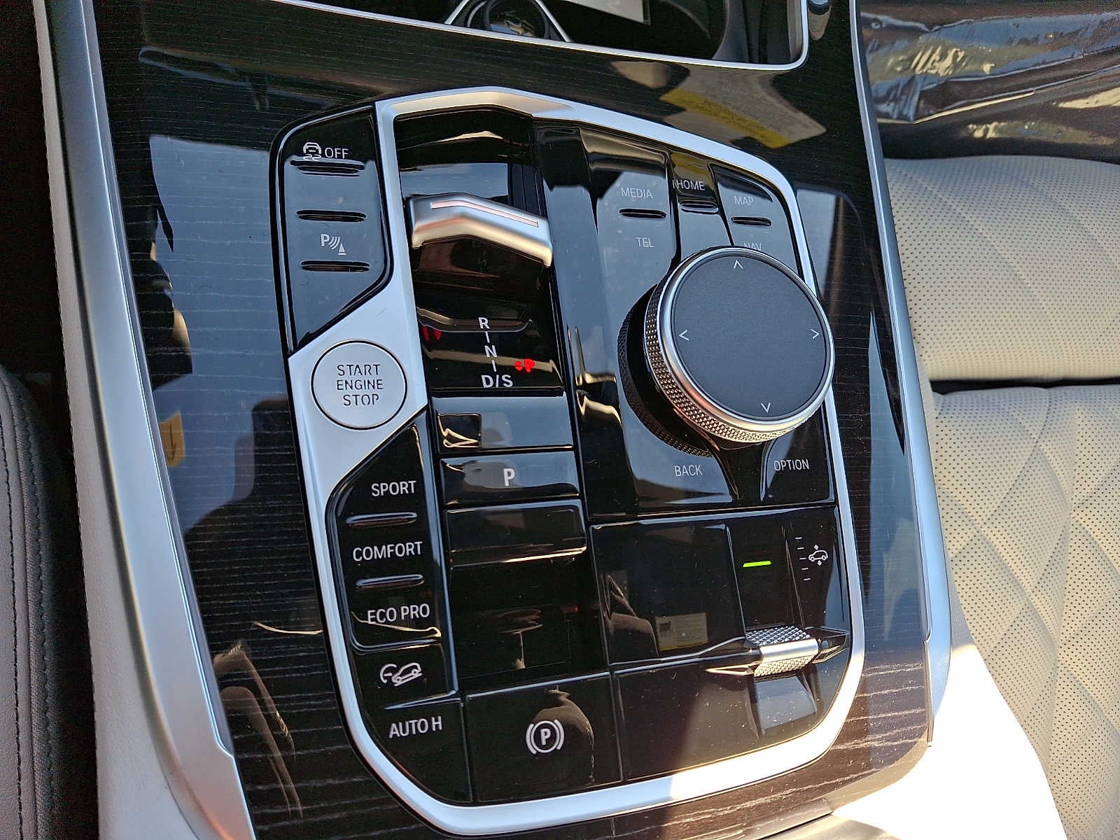 2026 BMW X7 xDrive40i Sports Activity Vehicle