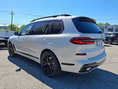 2026 BMW X7 xDrive40i Sports Activity Vehicle