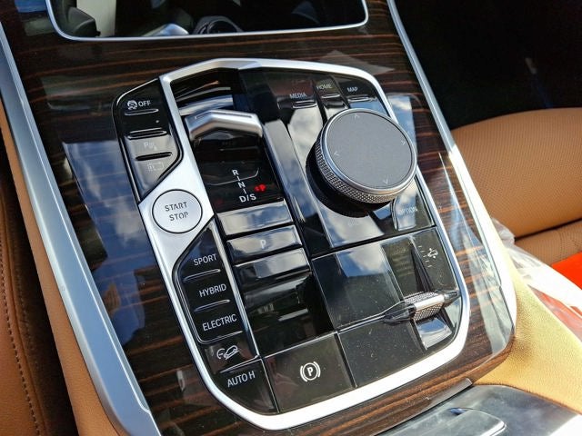 2025 BMW X5 xDrive50e Plug-In Hybrid