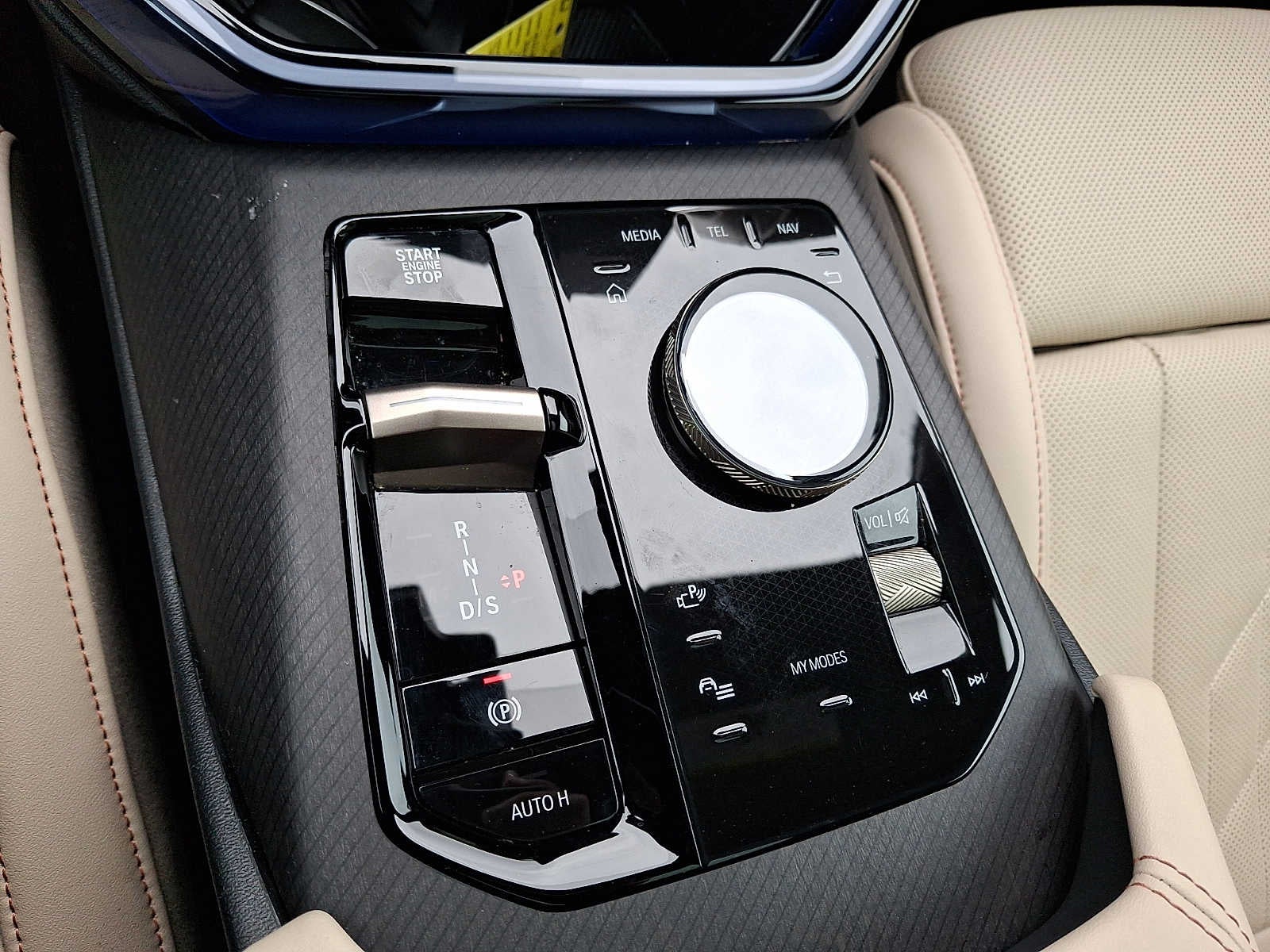 2025 BMW X3 30 - Photo 15