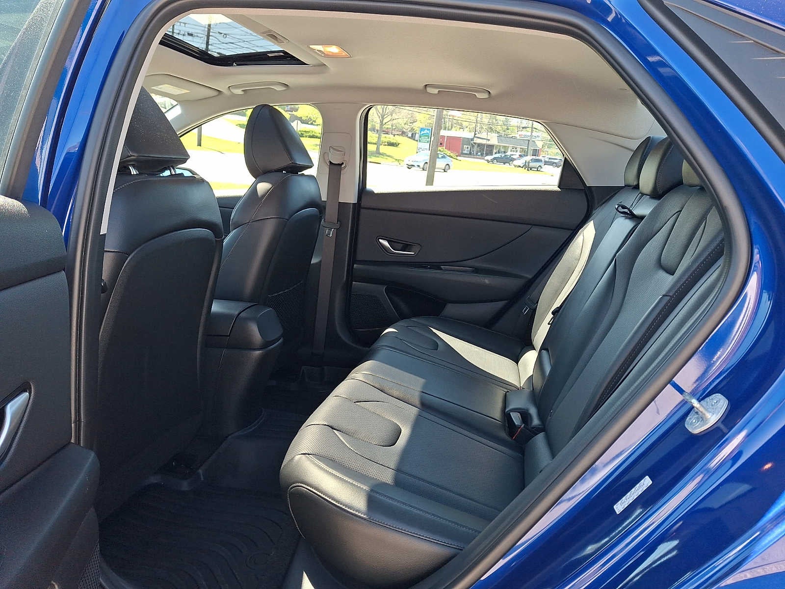 2023 Hyundai Elantra Limited IVT