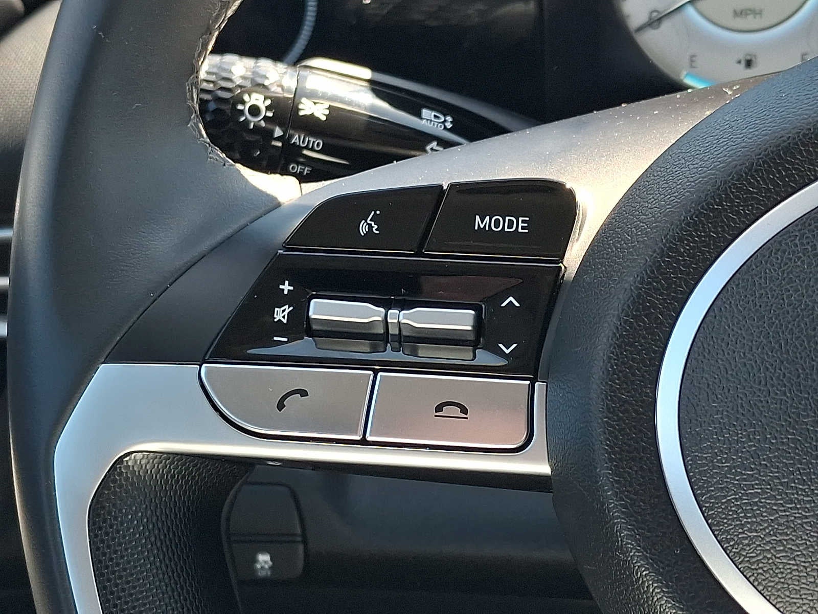 2023 Hyundai Elantra Limited IVT