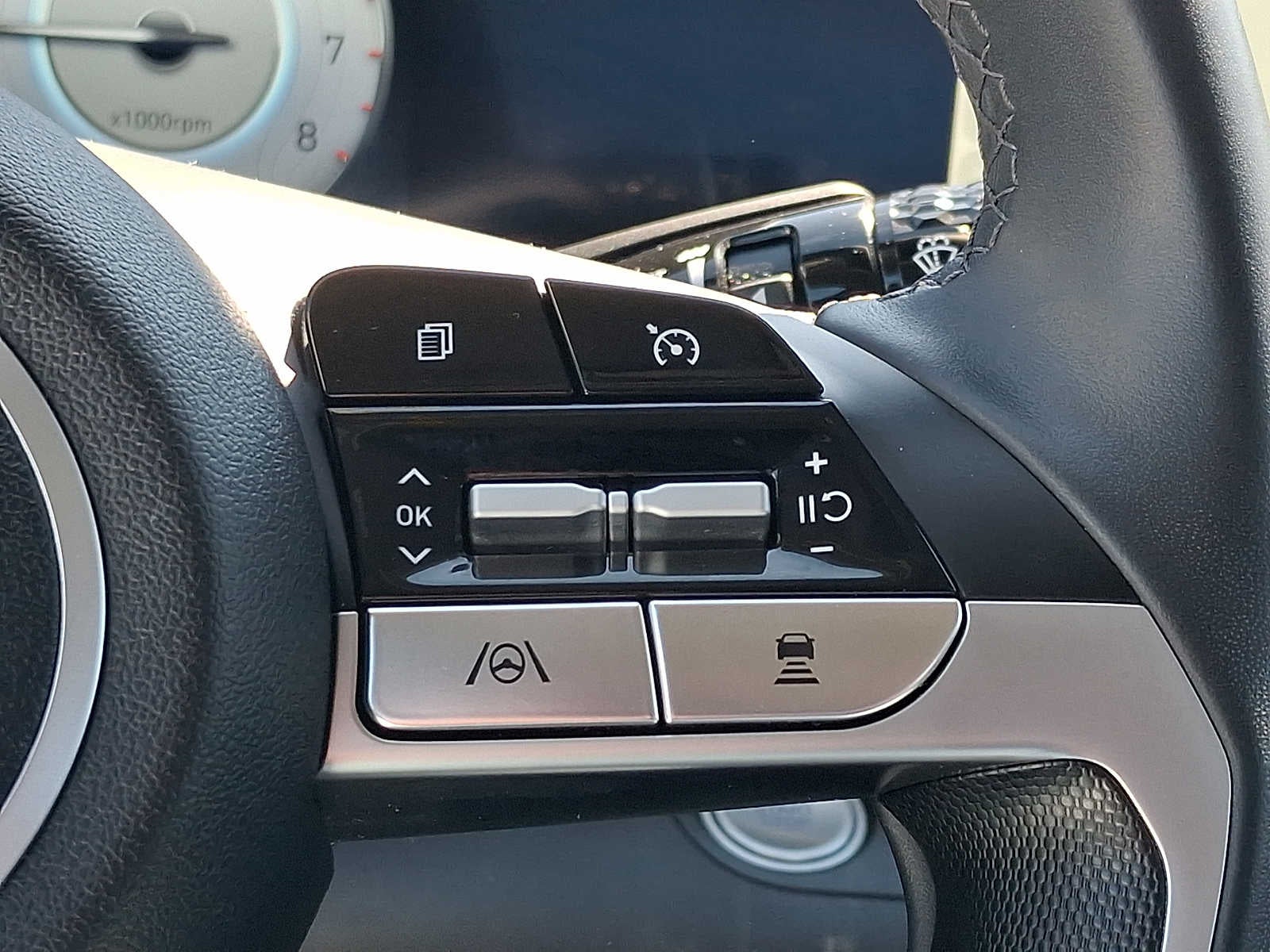 2023 Hyundai Elantra Limited IVT