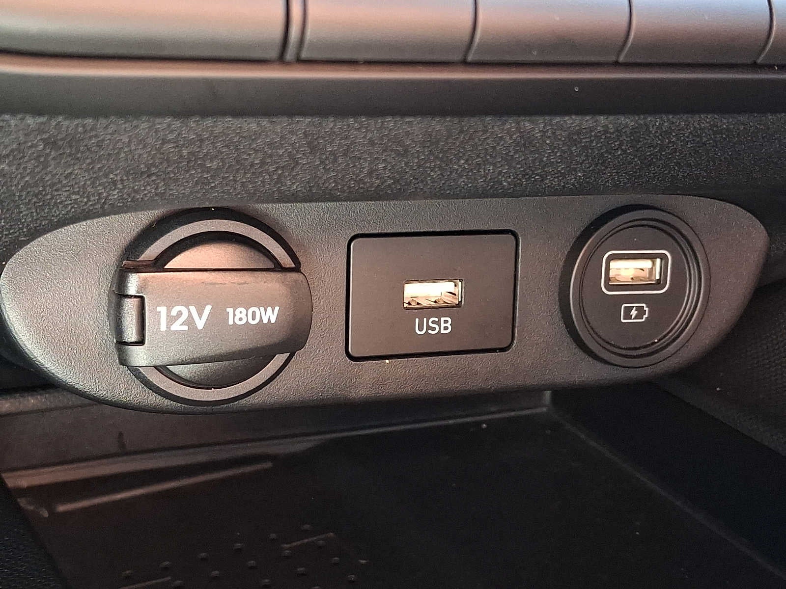 2023 Hyundai Elantra Limited IVT