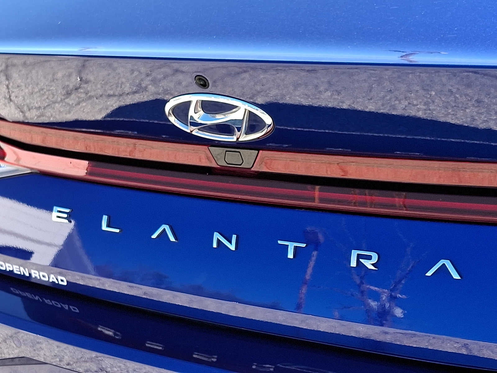 2023 Hyundai Elantra Limited IVT