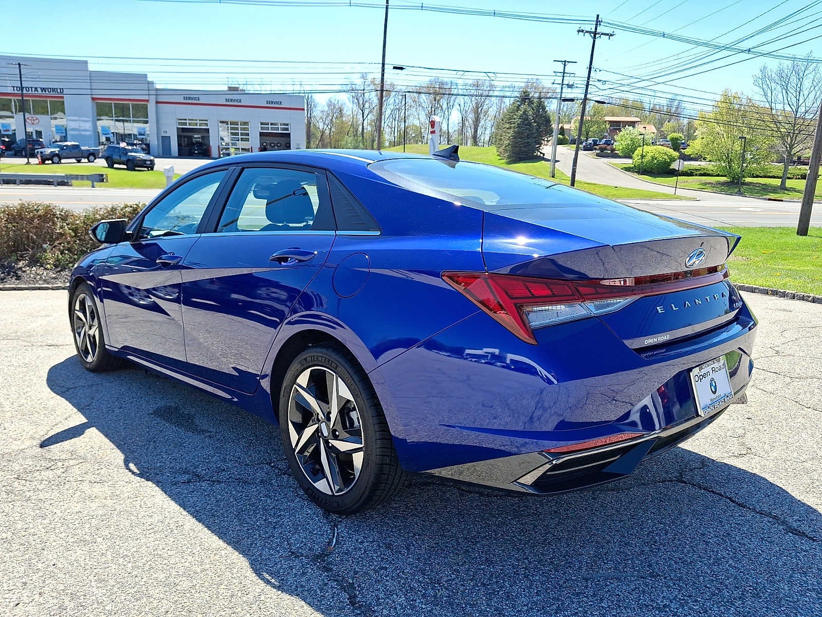 2023 Hyundai Elantra Limited IVT
