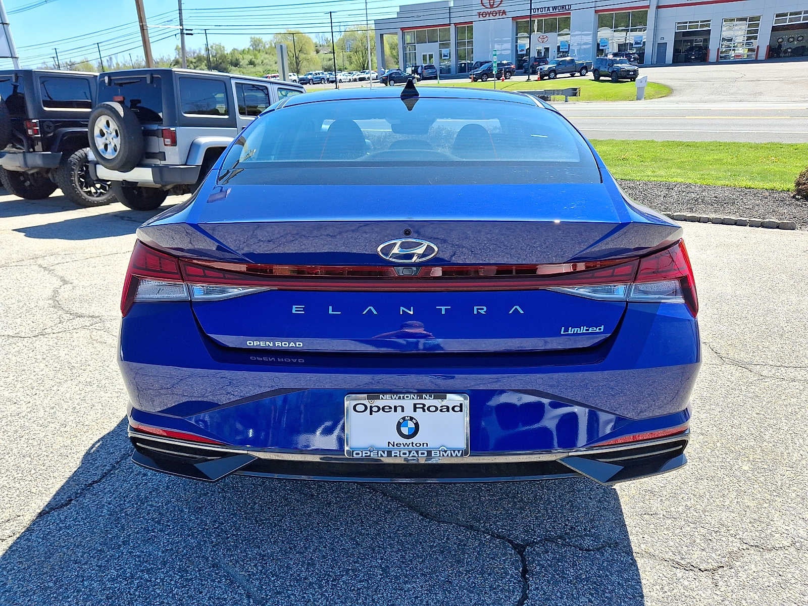 2023 Hyundai Elantra Limited IVT