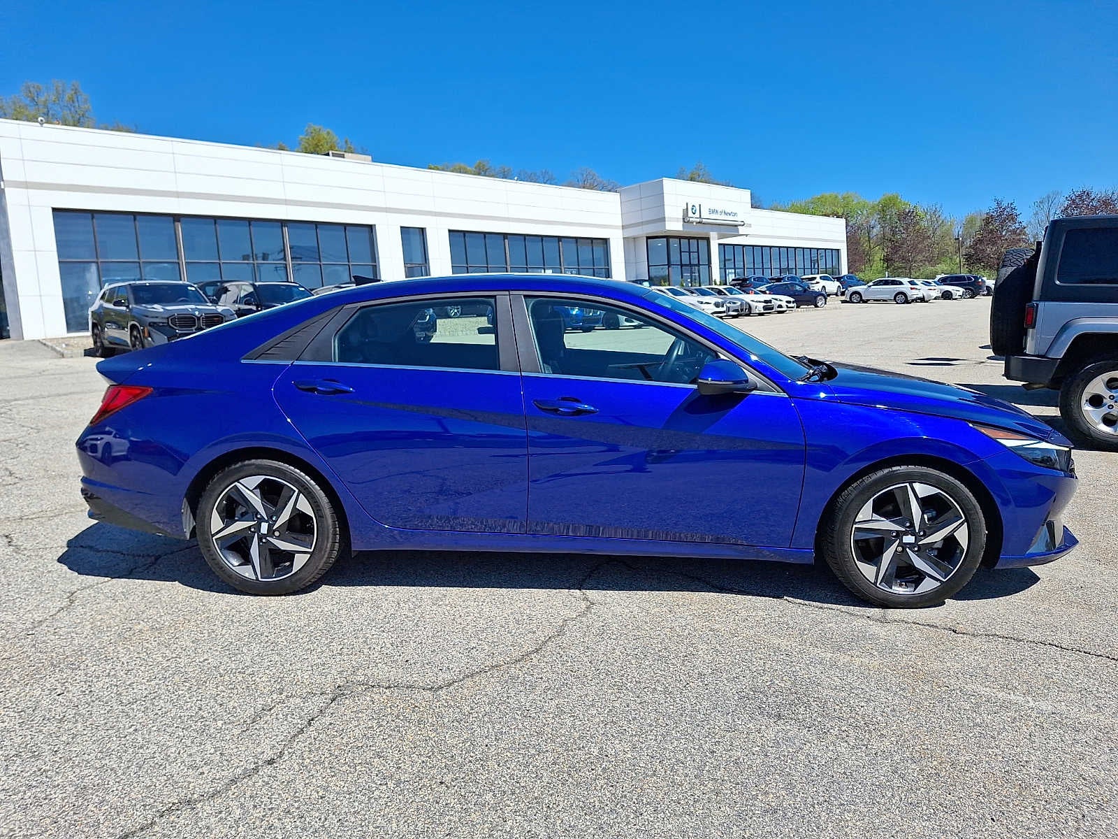 2023 Hyundai Elantra Limited IVT