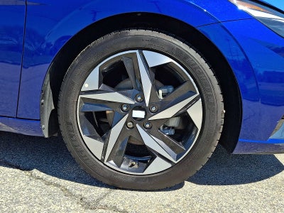 2023 Hyundai Elantra Limited IVT