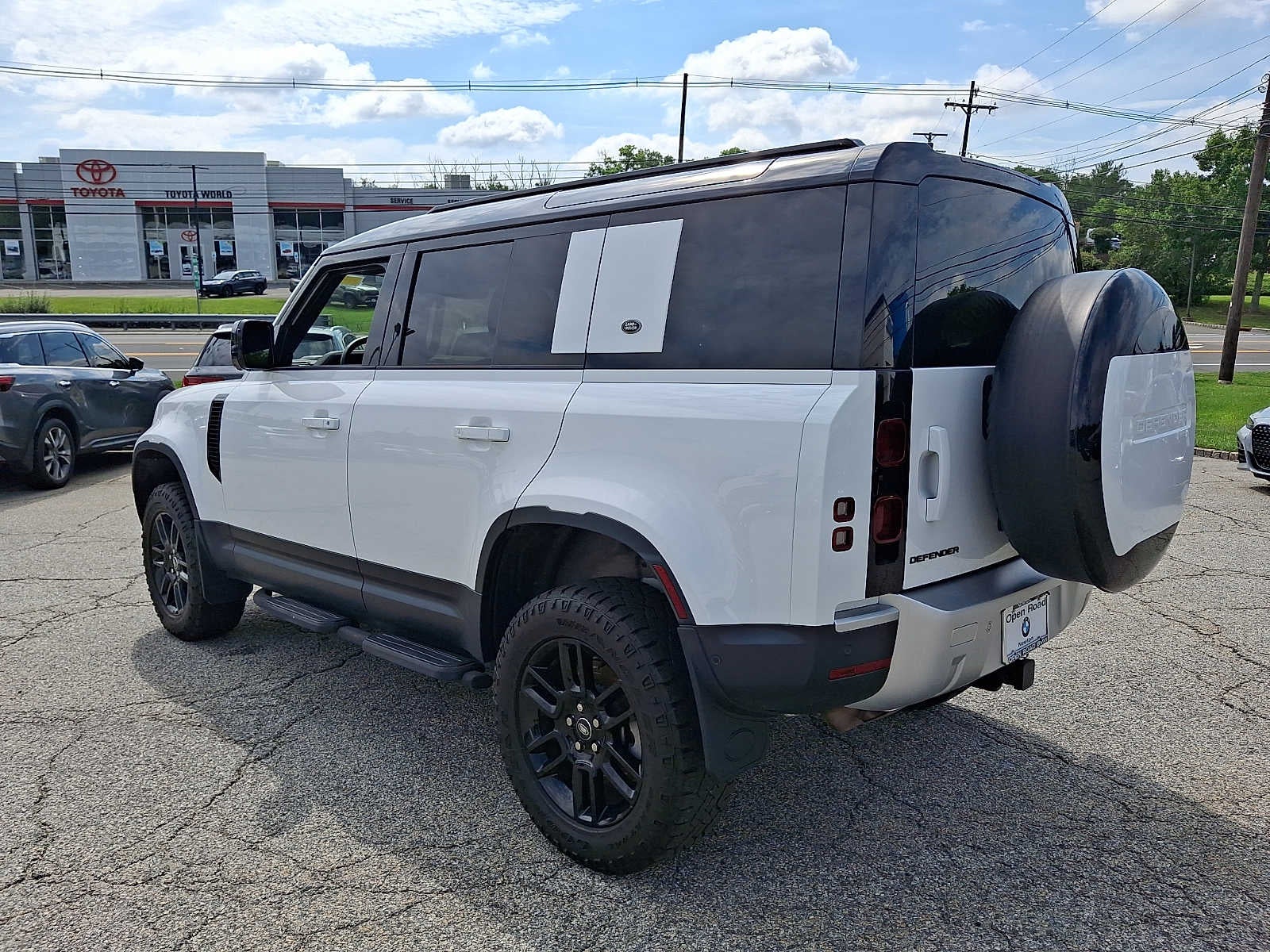 2024 Land Rover Defender 110 P400 S